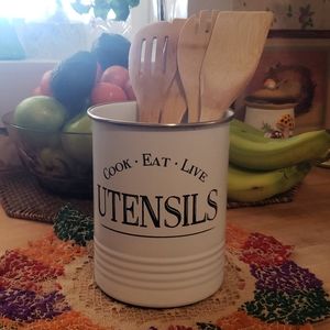 Farm House Utensil Holder